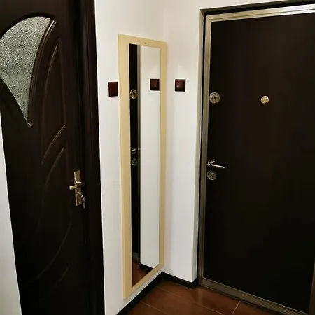 Inchiriez Garsoniera In Regim Hotelier Berceni-sun Plaza * Bucarest